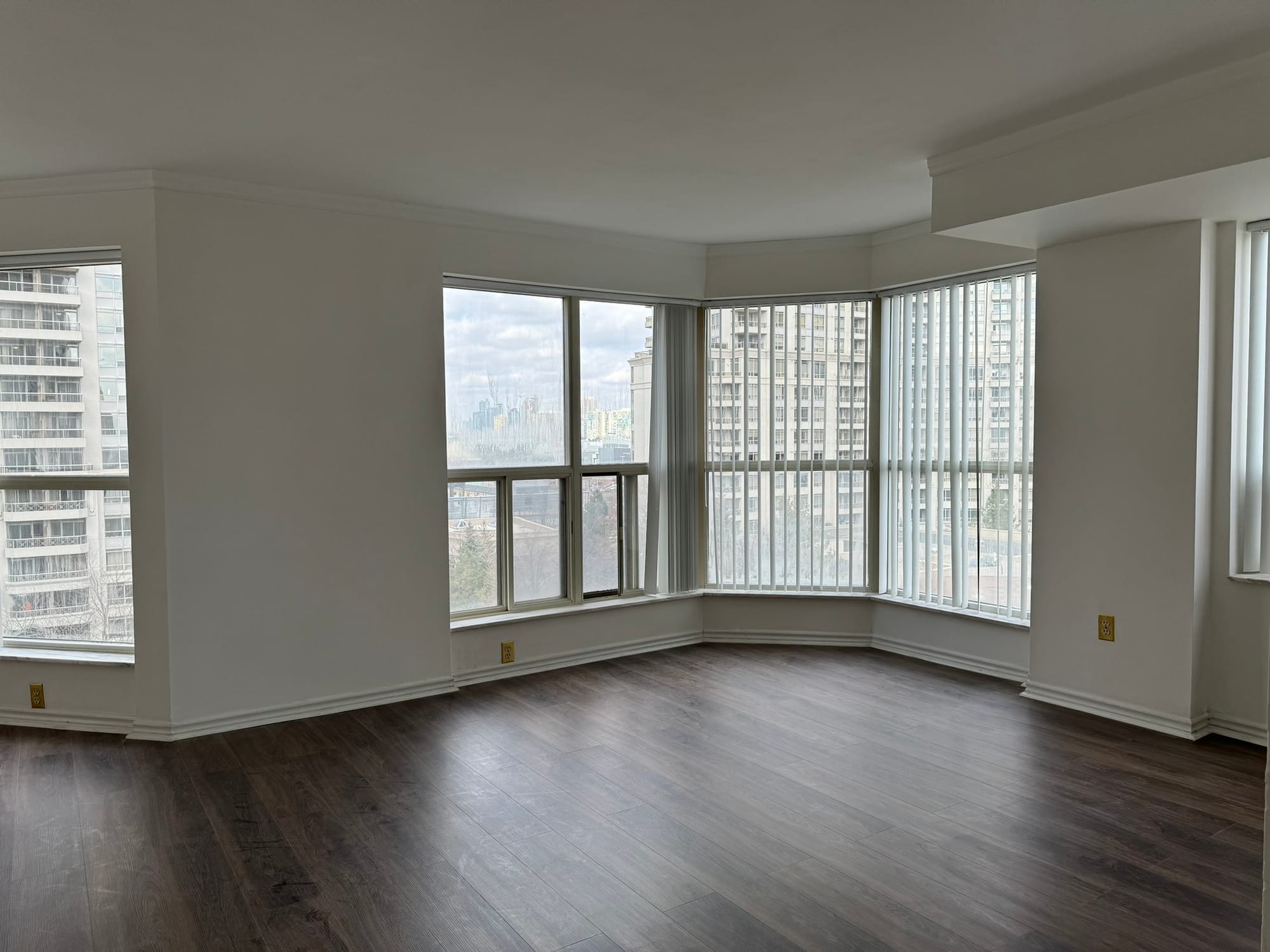 出租密市SQ1二室二卫公寓 325 Webb Dr 909, Mississauga $3,000