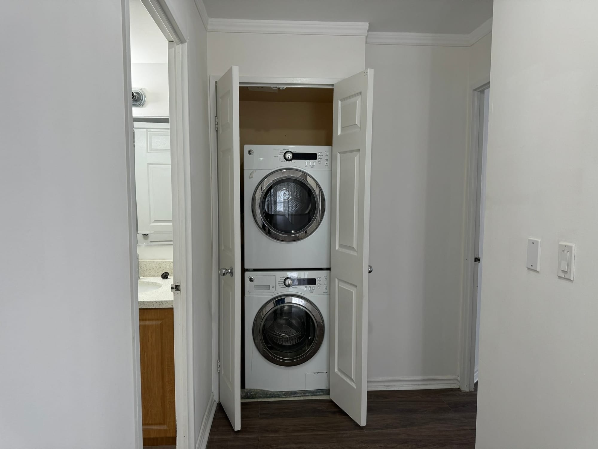 出租密市SQ1二室二卫公寓 325 Webb Dr 909, Mississauga $3,000