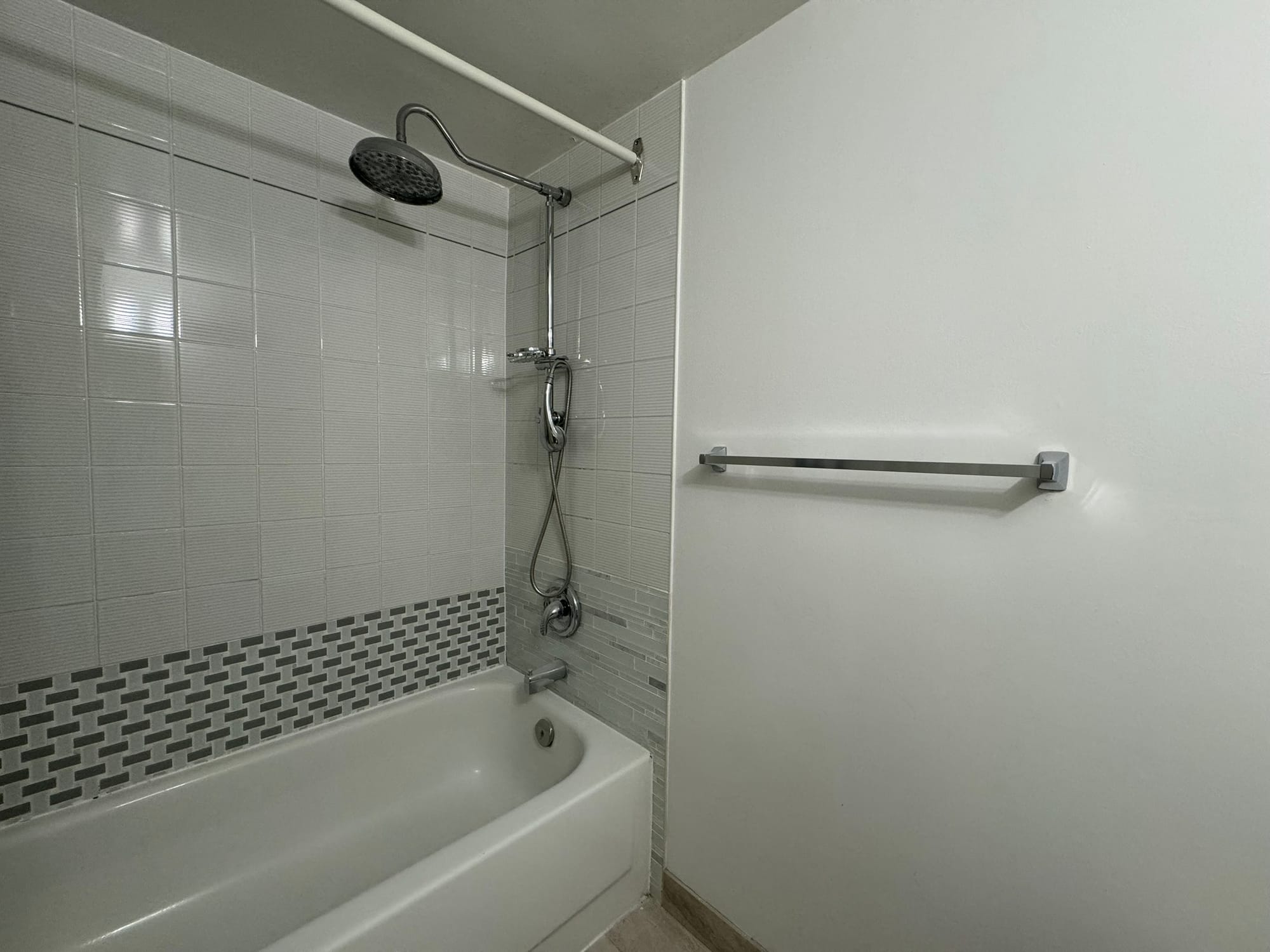 出租密市SQ1二室二卫公寓 325 Webb Dr 909, Mississauga $3,000