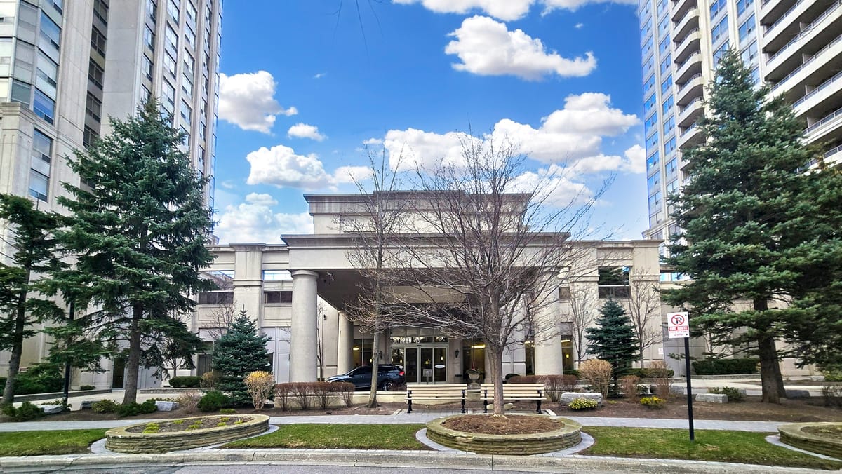 25 Kingsbridge Garden Circ 2813, Mississauga $759,900