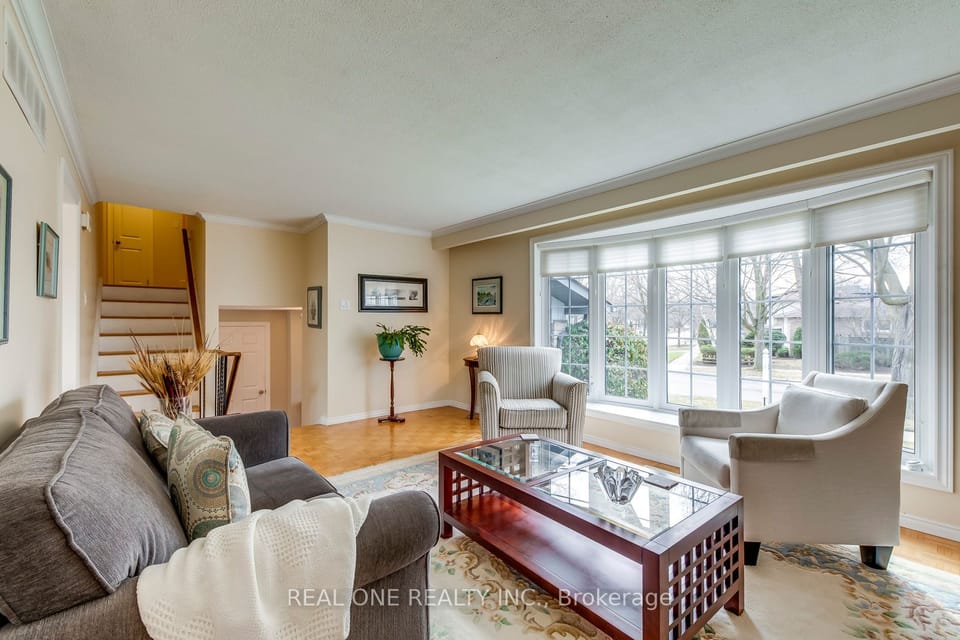 201 Arichat Rd, Oakville $1,775,000